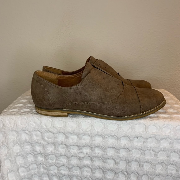 Indigo Rd Tan Slip on Oxnard Flat Shoe - Picture 3 of 7